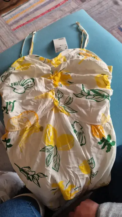 Vestido de verano estampado floral amarillo - miniatura 1