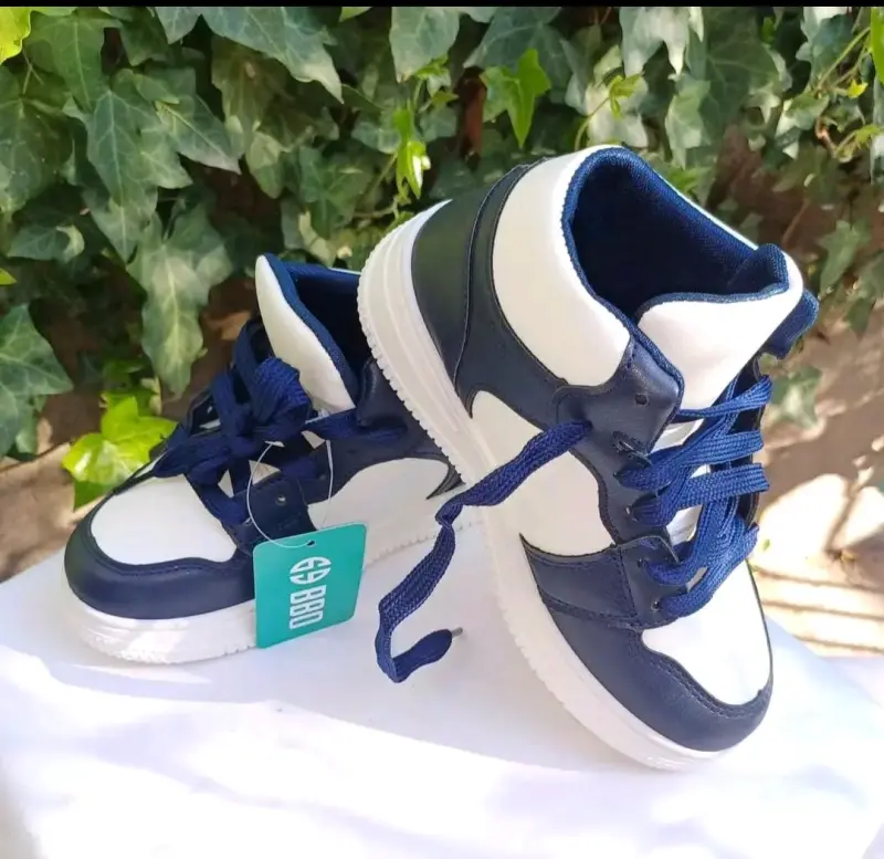 Zapatillas deportivas para niños en varios colores - 1