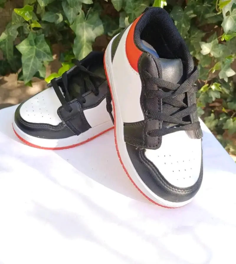 Zapatillas deportivas para niños en varios colores - 2