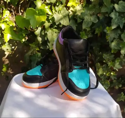 Zapatillas deportivas para niños en varios colores - miniatura 3