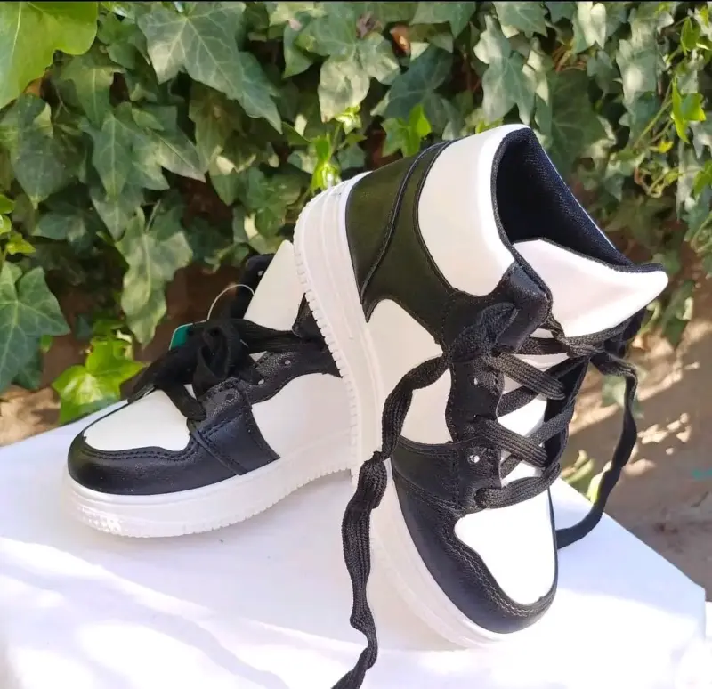 Zapatillas deportivas para niños en varios colores - 4