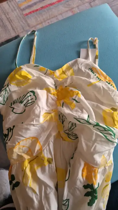 Vestido de verano estampado floral amarillo y verde - miniatura 2