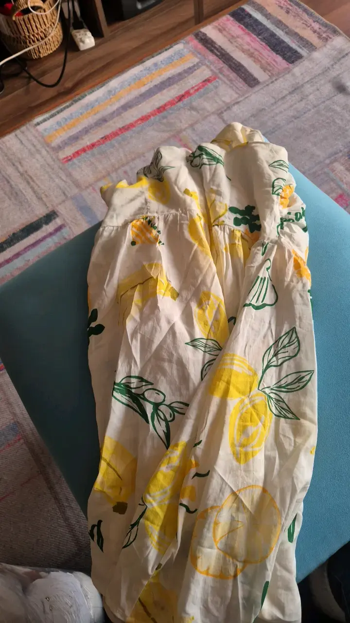 Vestido de verano estampado floral amarillo y verde - 5