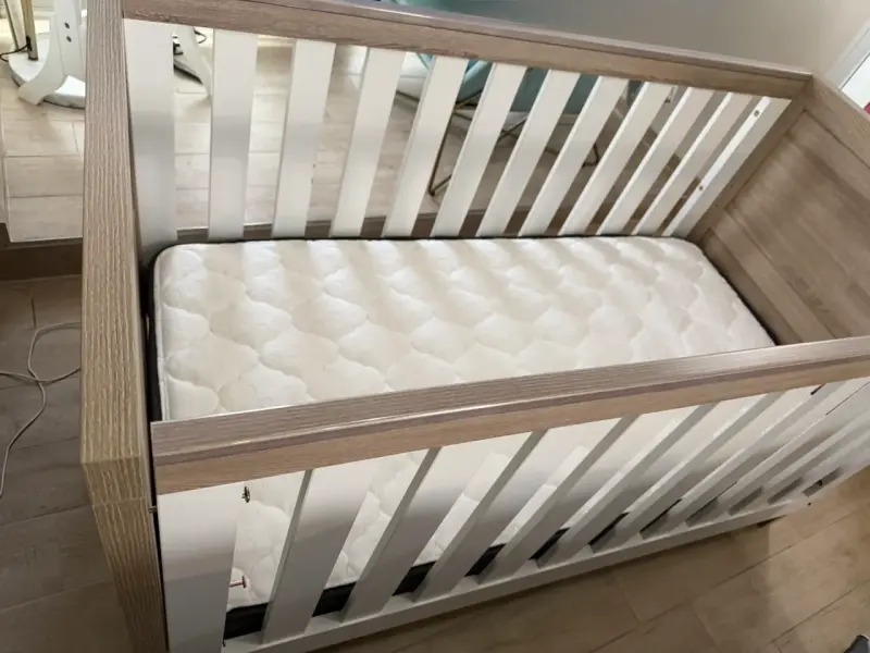 Cuna moderna Crescente en madera y blanco - 4