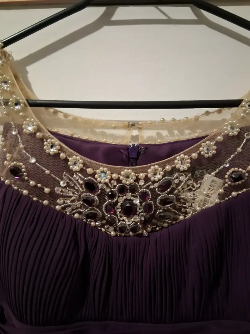 Vestido de noche morado con detalles de encaje - 3