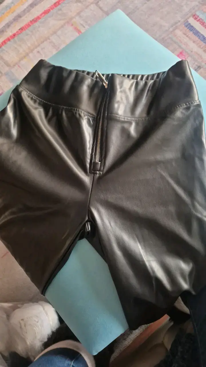 Leggings de cuero sintético negro para mujer - 3
