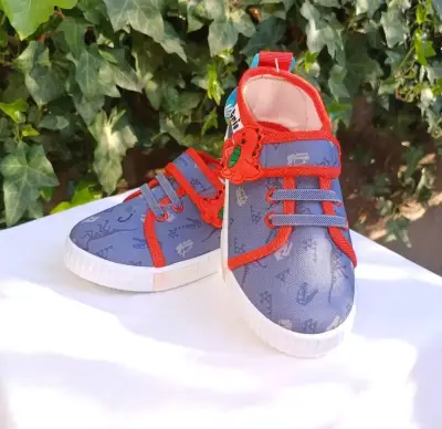 Zapatillas infantiles Brio con diseño colorido - miniatura 5