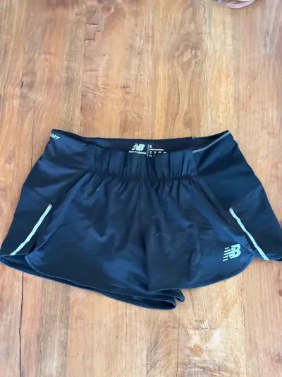 Shorts deportivos New Balance negros para correr - miniatura 1