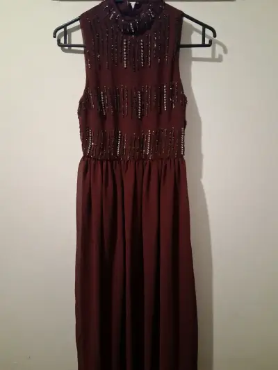 Vestido largo burdeo con lentejuelas - miniatura 1