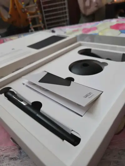 Tableta Gráfica Wacom Intuos Pro con detalle - miniatura 2