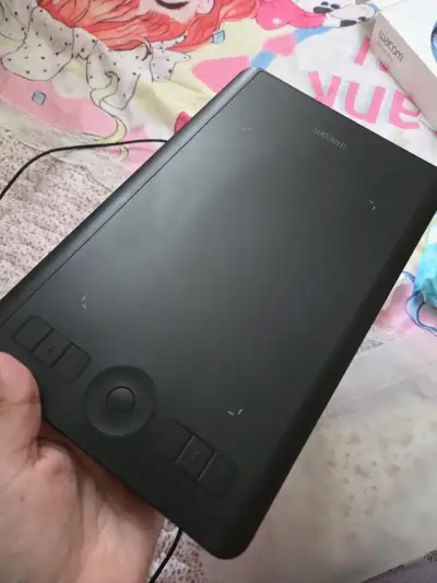 Tableta Gráfica Wacom Intuos Pro con detalle - miniatura 4