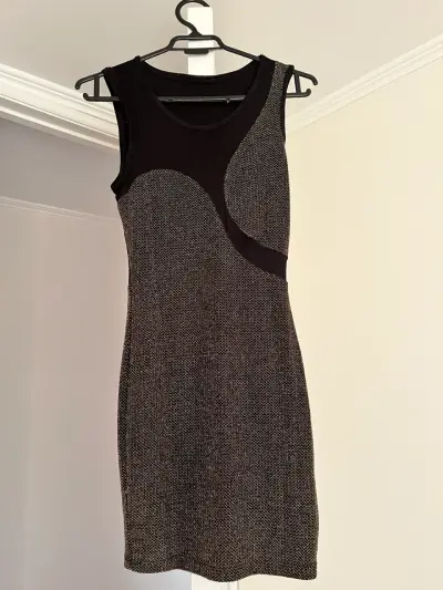 Vestido Forever 21 negro con dorado - miniatura 1
