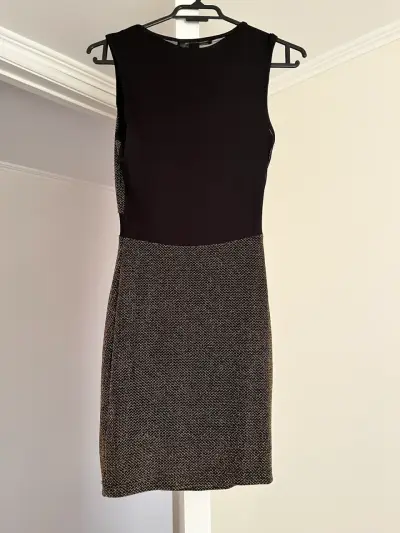Vestido Forever 21 negro con dorado - miniatura 2