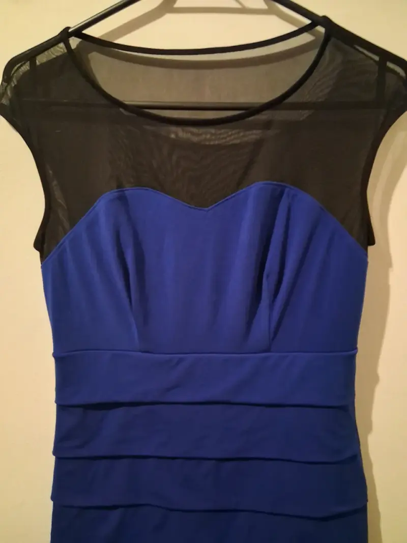 Vestido azul con malla negra elegante - 2