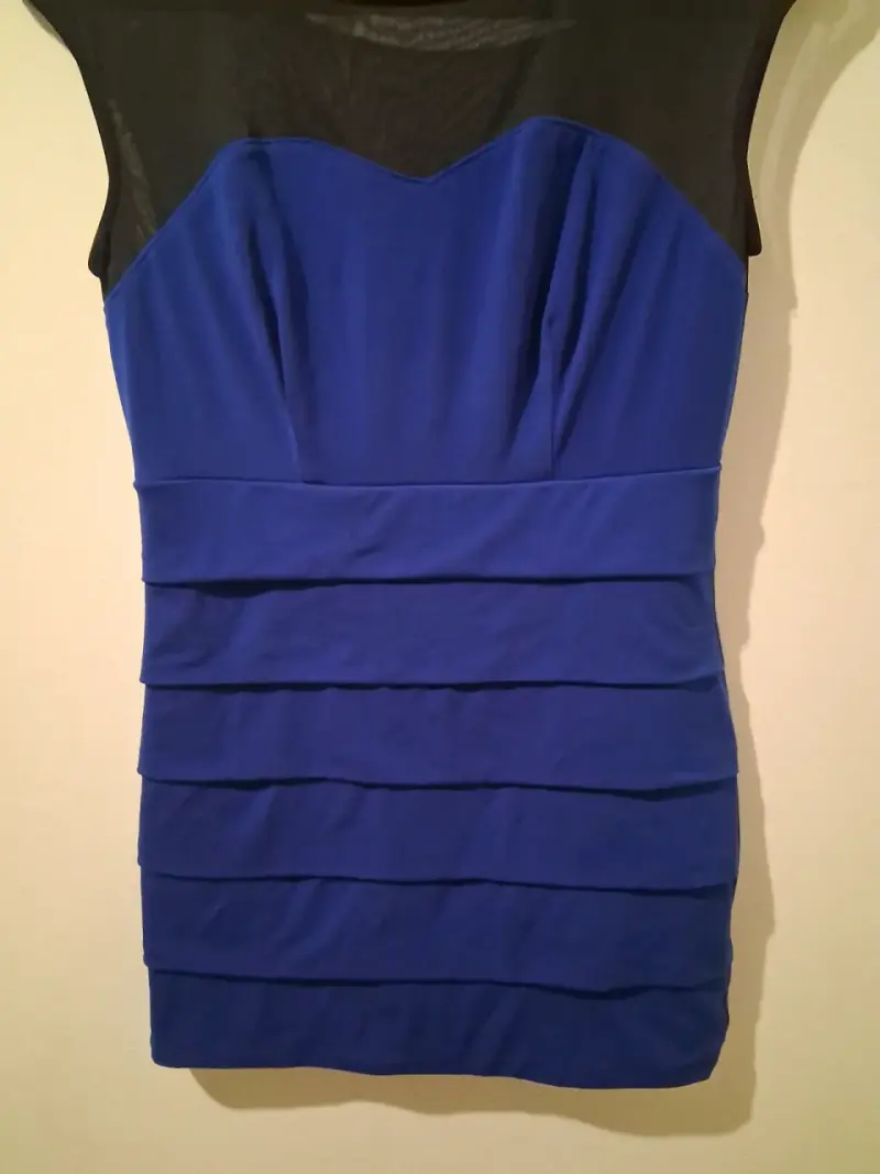 Vestido azul con malla negra elegante - 3