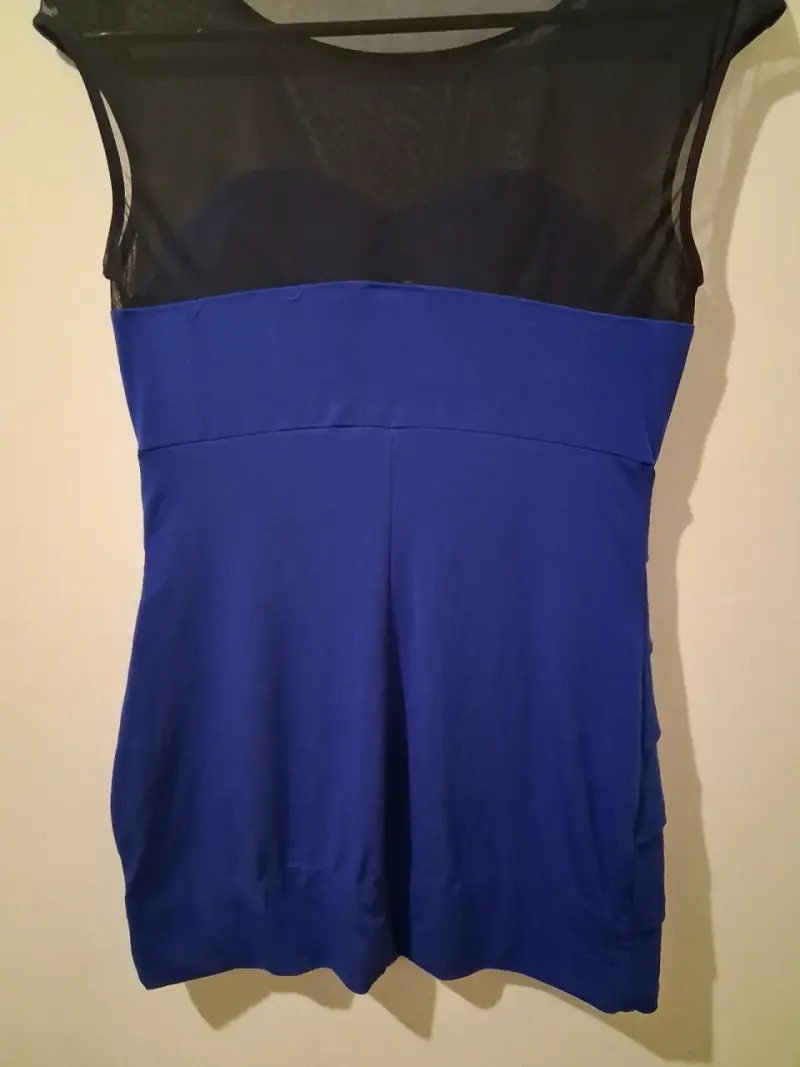 Vestido azul con malla negra elegante - 6