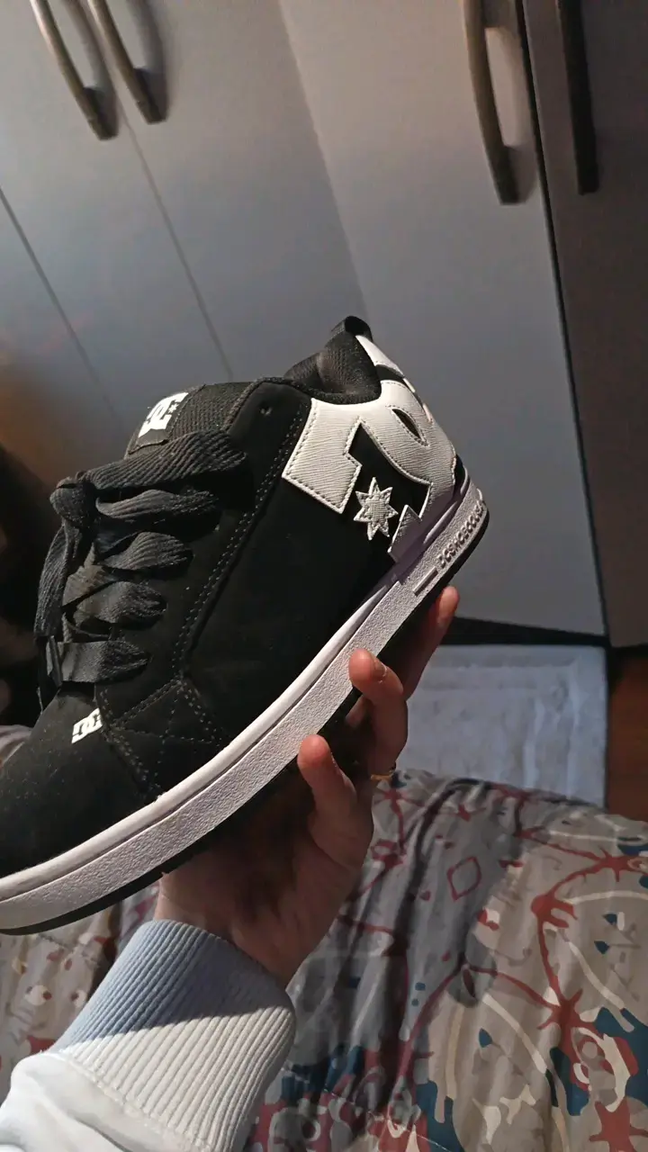 Zapatillas DC negras urbanas - 5