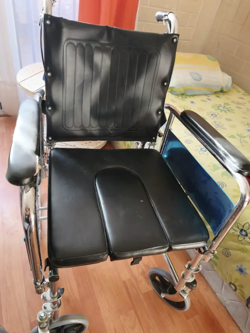 Silla de ruedas plegable Oneder en buen estado - 2