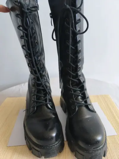 Botas de cuero negras con plataforma - miniatura 1
