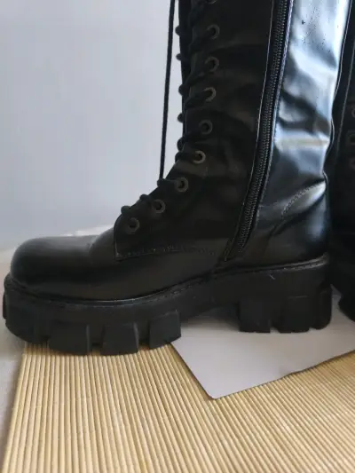 Botas de cuero negras con plataforma - miniatura 2