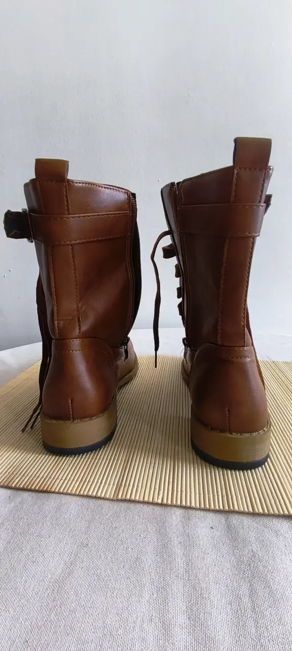 Botas de cuero marrón con cordones - 2