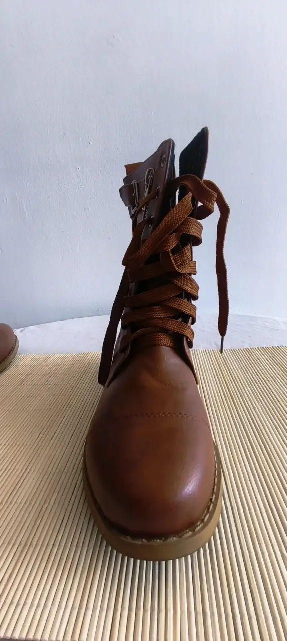 Botas de cuero marrón con cordones - 4