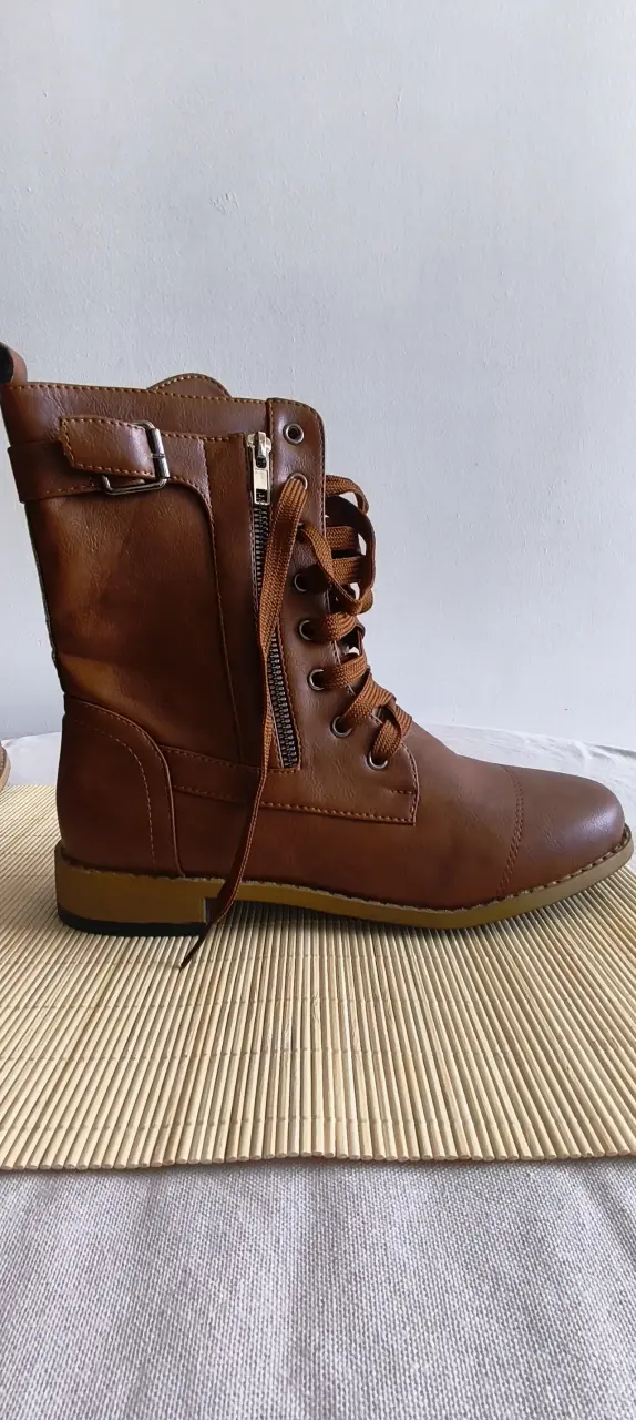 Botas de cuero marrón con cordones - 5