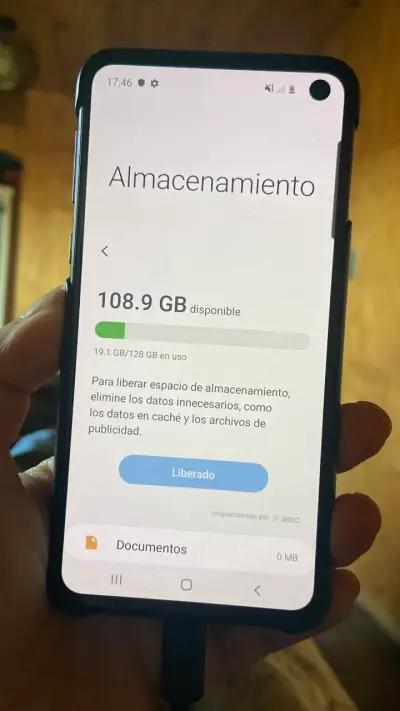 Smartphone Samsung Galaxy S10 con 128GB - miniatura 1