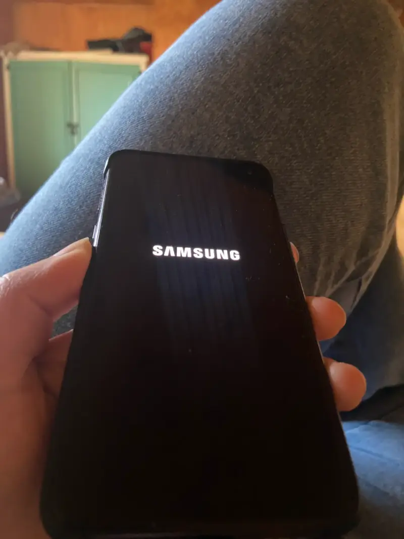Smartphone Samsung Galaxy S10 con 128GB - 5