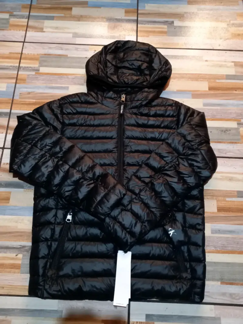 Chaqueta negra Calvin Klein impermeable - 1