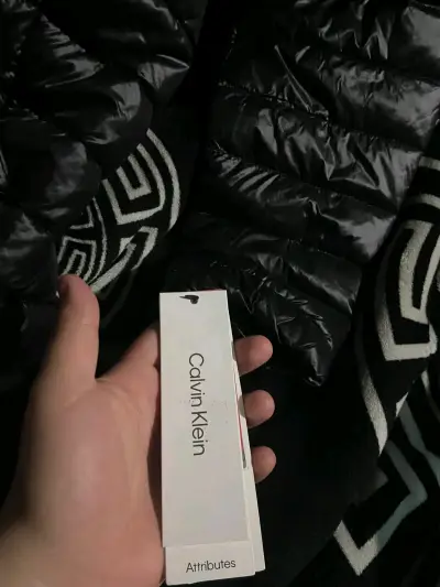 Chaqueta negra Calvin Klein impermeable - miniatura 4