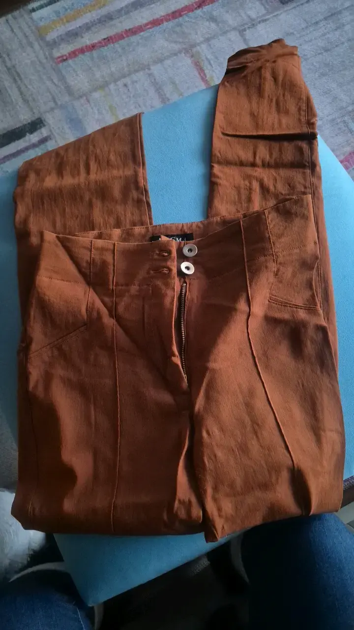 Pantalón de tirantes marrón para mujer - 1