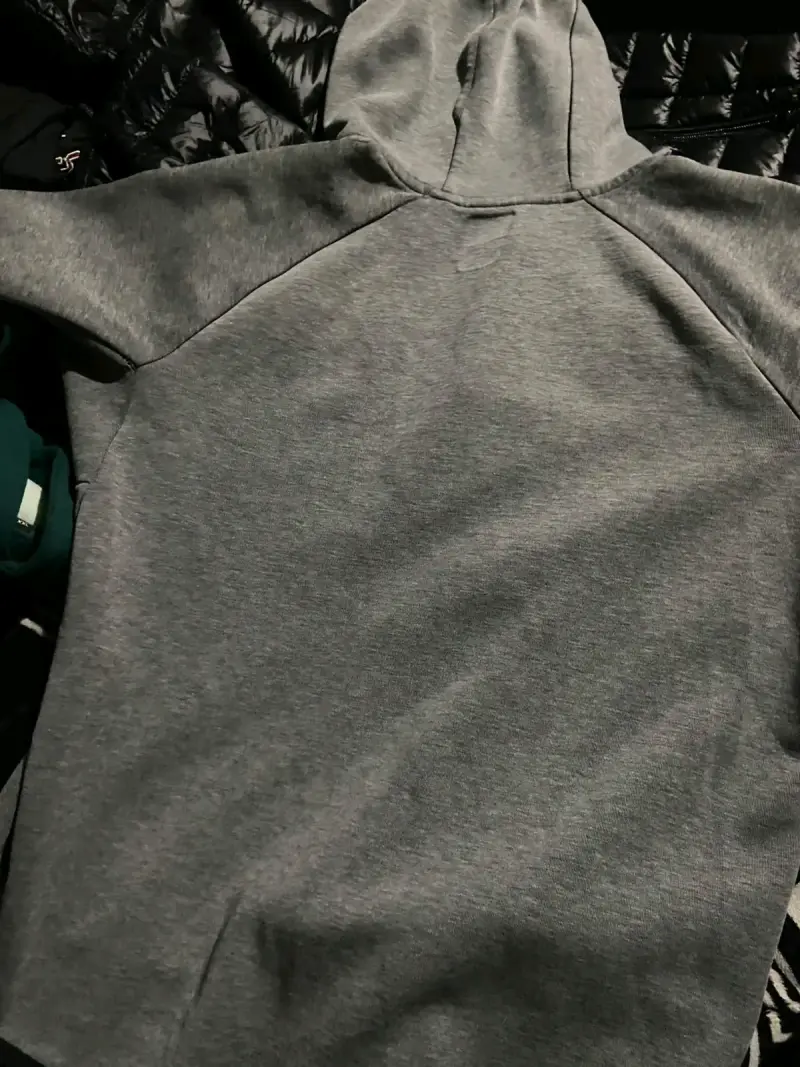 Polerón Nike tech gris con capucha y cierre - 2