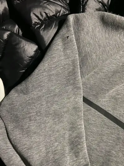 Polerón Nike tech gris con capucha y cierre - miniatura 6