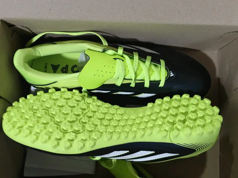 Zapatillas de fútbol Adidas Copa Pure III Club negras y verdes - 3