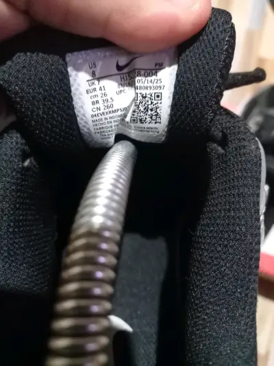 Zapatillas deportivas Nike negras y plateadas - miniatura 3