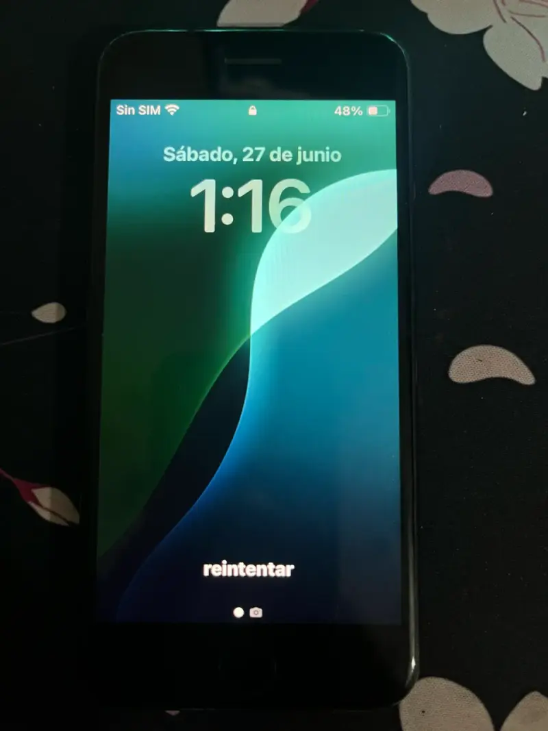 iPhone SE 2020 con batería nueva - 2