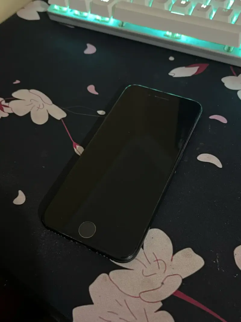 iPhone SE 2020 con batería nueva - 3