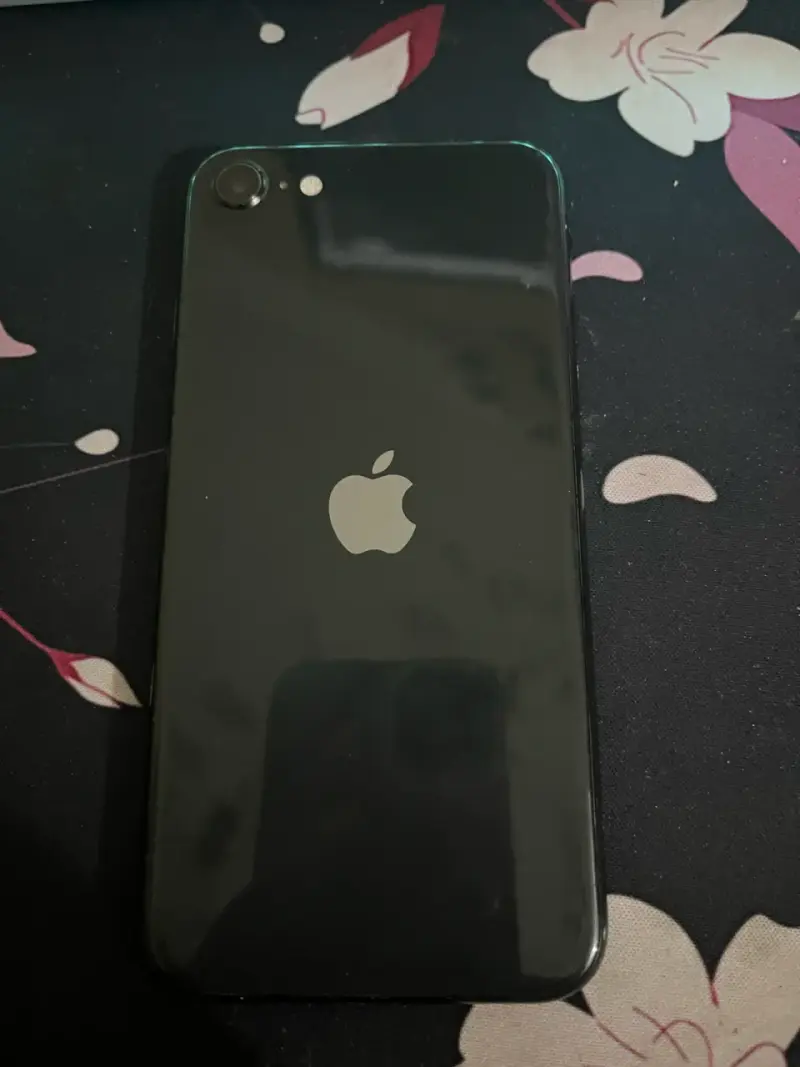 iPhone SE 2020 con batería nueva - 4