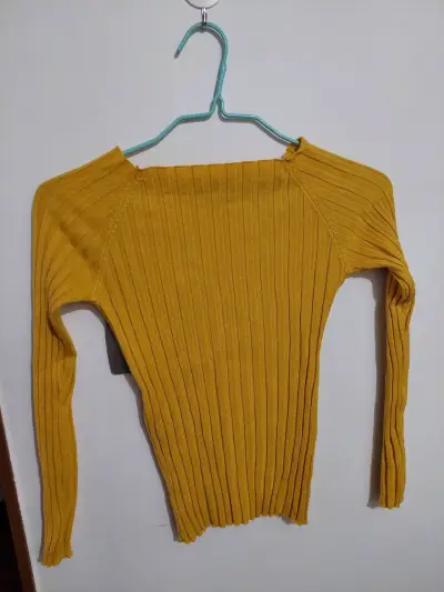 Suéter de punto amarillo mostaza para mujer - miniatura 1