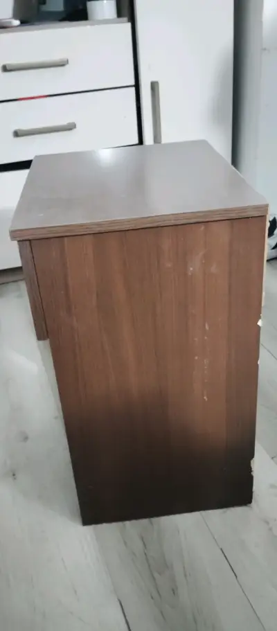 Mesa de noche de madera con cajón - miniatura 3