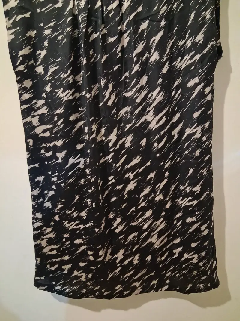 Vestido sin mangas estampado blanco y negro - 3