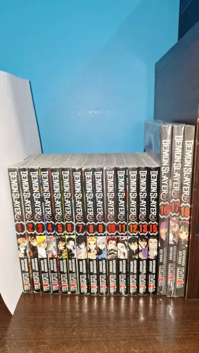 Colección  de mangas Demon Slayer 1-13,15-18 - miniatura 2
