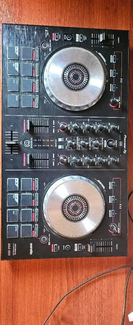 Controlador DJ Pioneer DDJ-SB2 en buen estado - 1
