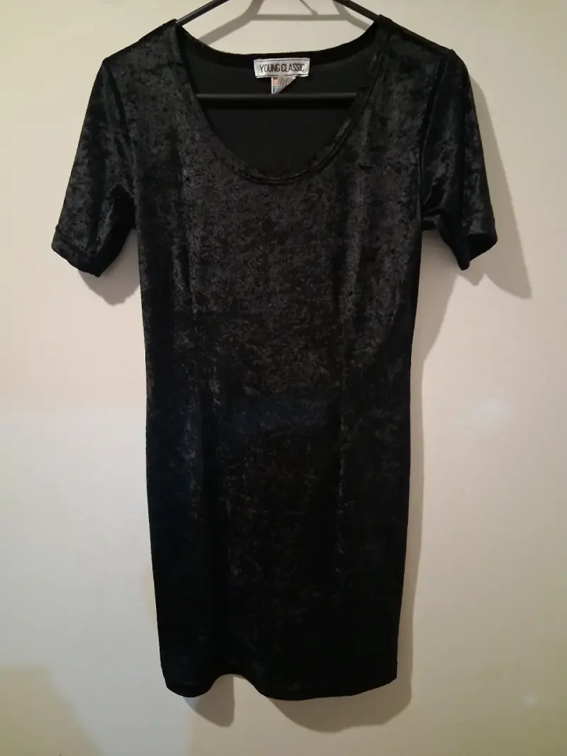 Vestido negro de terciopelo Young Classic - 1