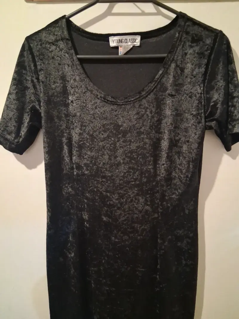 Vestido negro de terciopelo Young Classic - 2