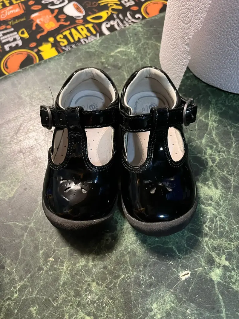 Zapatos de charol negro para niña Colloky - 1