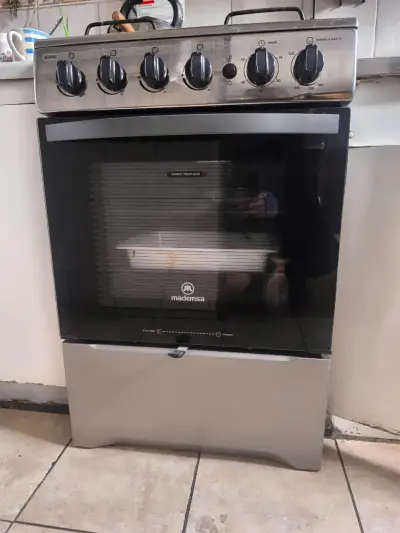 Cocina a gas Mademsa con horno y 4 quemadores - miniatura 1
