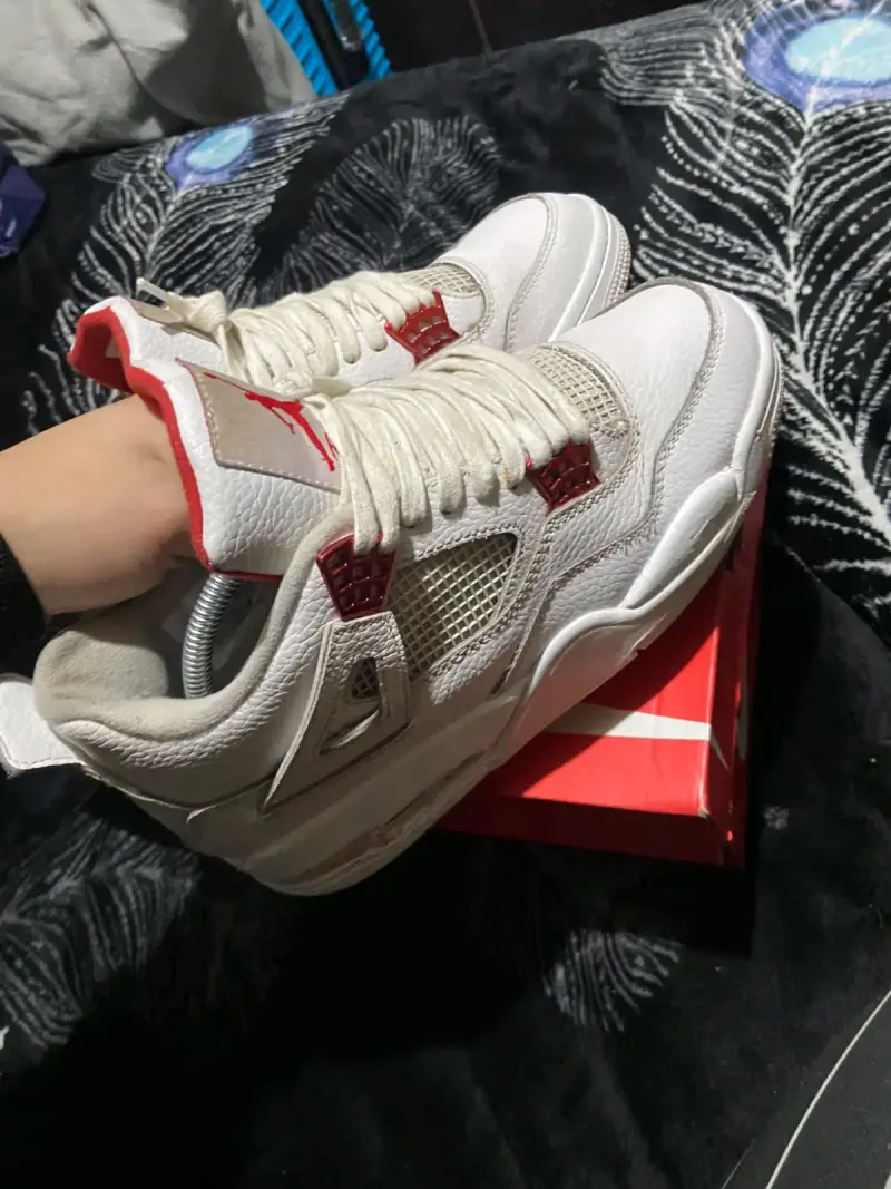 Zapatillas jordan deportivas blancas con detalles - 1