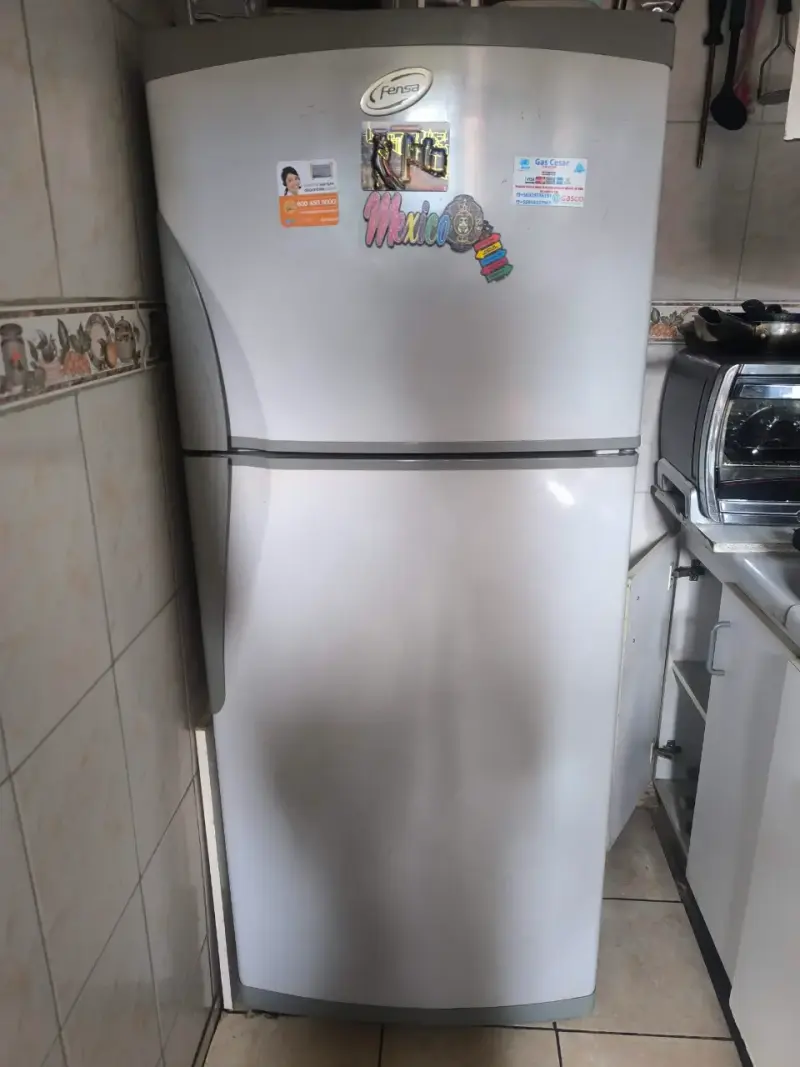 Refrigerador Fensa de dos puertas en buen estado